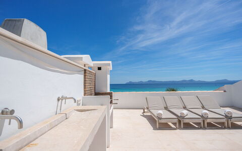 Albers Sea Views: L'Eau, Plante, Bleu Azur, Arbre, Ciel, Piscine, Arecales, Ombre, Loisir, Immobilier