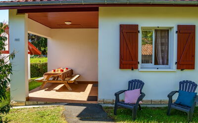 Les 7 Nains 271.1: L'Eau, Plante, Bleu Azur, Arbre, Ciel, Piscine, Arecales, Ombre, Loisir, Immobilier