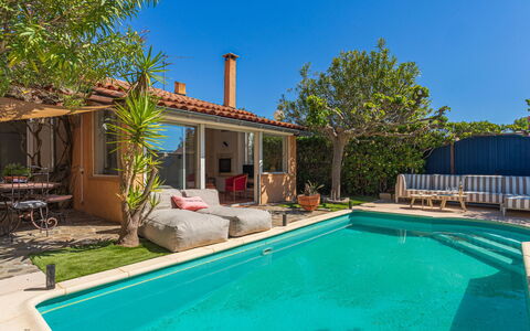 Miramar: Piscine, Recours, Zone Résidentielle, Mobilier De Jardin, Domicile, Eco Hôtel, Loisir, Biens, Ombre, Arrière-Cour