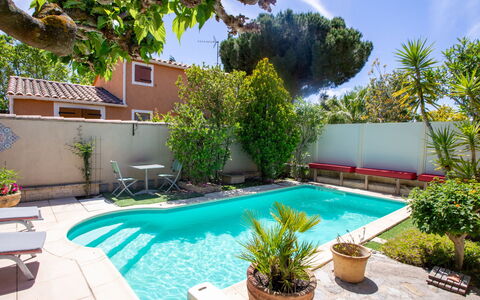 Miramar: Piscine, Recours, Composite, Eco Hôtel, Mobilier De Jardin, Caractéristique De L'Eau, Jardin, Hacienda, Arrière-Cour