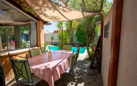 Miramar: Meubles, Mobilier De Jardin, Chaise, Ombre, Table, Tableau De Plein Air, Arrière-Cour, Structure En Plein Air, Eco Hôtel, Piscine