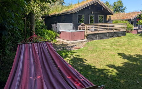 Lodge 4 Hot Tub: Chalet, Dur, Ombre, Jardin, Batiments Jardin, Cabane En Rondins, Arrière-Cour, Cour, Planche, Tache De Bois