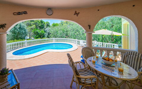 Casa Barbara: Propriété, Plante, Table, Piscine, Design Intérieur, Ombre, Mobilier De Jardin, Chaise, L'Eau, Immobilier