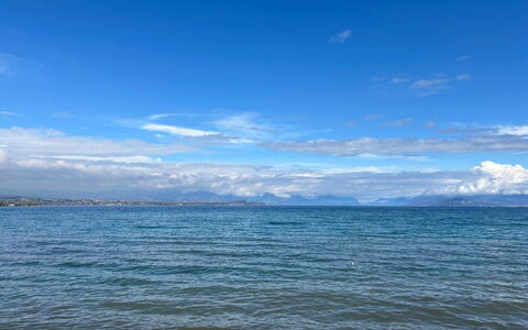 Provenzale Apartment, Garda Lake, Jacuzzi, Fitness: Ciel, Nuage, Bleu, Ressources En Eau, L'Eau, Horizon, Jour, Plan D'Eau, Mer