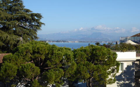 Catullo 18 Apartment, Garda Lake, Jacuzzi, Fitness: Ciel, L'Eau, Nuage, Montagne, Lac, Arbre, Paysage, Horizon, Ville, Station De Montagne