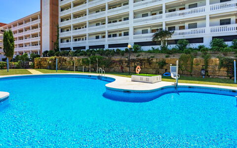 Aldea Hills: L'Eau, Bâtiment, Propriété, Plante, Bleu Azur, Bleu, Piscine, Architecture, Fenêtre, Loisir