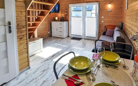 Nemo: Table, Meubles, Cabinetry, Vaisselle, Vaisselle, Chaise, Bois, Design Intérieur, Cuisine, Bâtiment