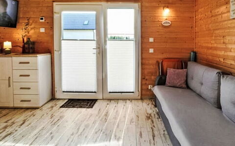 Nemo: Bâtiment, Cabinetry, Fenêtre, Bois, Maison, Porte, Sol, Design Intérieur, Sol, Tache De Bois