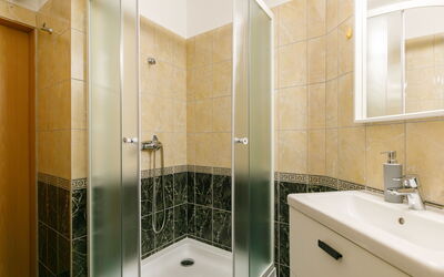 Logement:&nbsp;Chris 101.3