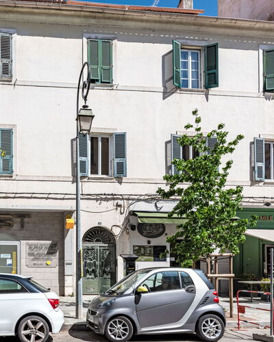 Casa Grandval: Roue, Voiture, Véhicule, Fenêtre, Propriété, Véhicule À Moteur, Bâtiment, Plante, Conception Automobile