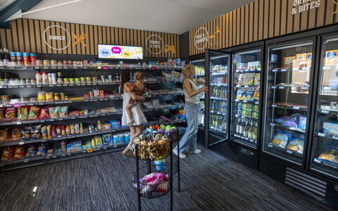 De Zeeparel: Logo, La Publicité, Étagère, Aliments