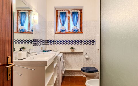 Mofra: Miroir, Propriété, Évier, Robinet, Lavabo, Armoire De Toilette, Luminaire Plomberie, Violet, Salle De Bains, Cabinetry