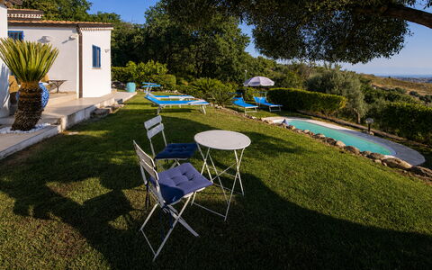 Villa Acquaro, Santa Caterina Dello Ionio, Pool, A: Bleu, Piscine, Mobilier De Jardin, Recours, Jardin, Aménagement Paysager, Biens, Ombre, Cour, Ville Resort