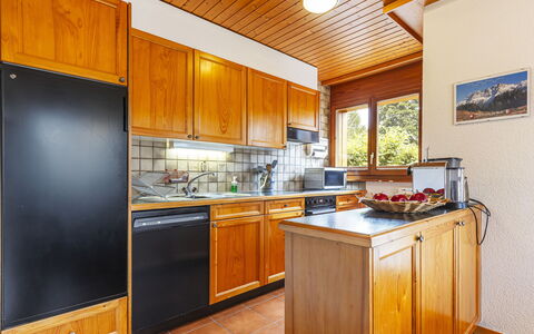 Pavillons a: Cabinetry, Comptoir, Propriété, Appareil De Cuisine, Cuisinière, Bois, Design Intérieur, Électroménager, Cuisine, Sol
