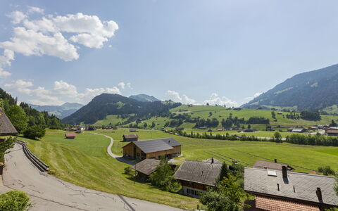 Chalet Anita: Herbe, Montagnes Relief, Colline, Prairie, Maison, Zone Rurale, Montagnes, Plaine, Paysage, Lot Terre
