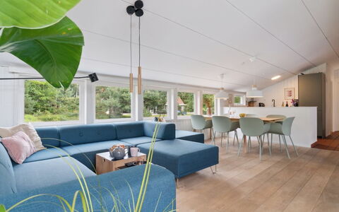 Maritha - 400M from the Sea: Meubles, Design Intérieur, Sol, Sol, Canapé, Bois, Plafond, Salon, Parquet, Pièce