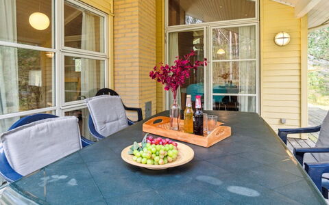 Ava - 850M from the Sea: Meubles, Design Intérieur, Sol, Sol, Plafond, Pièce, Chaise, Table, Appartement, Table Cuisine Et Salle A Manger