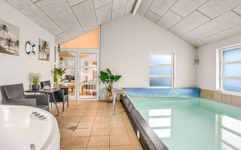 Binta - 800M from the Sea: Bois, Toit, Architecture, Domicile, Maison, Chalet, Siding, Dur, Pente, Biens