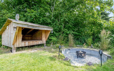 Binta - 800M from the Sea: Bois, Toit, Architecture, Domicile, Maison, Chalet, Siding, Dur, Pente, Biens