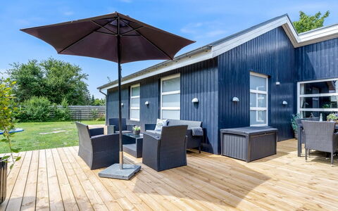 Binta - 800M from the Sea: Bois, Toit, Architecture, Domicile, Maison, Chalet, Siding, Dur, Pente, Biens