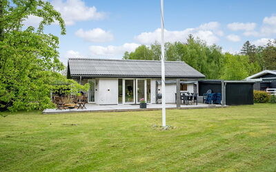 Ginie - 600M from the Sea
