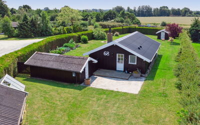 Guthmund - 400M from the Sea