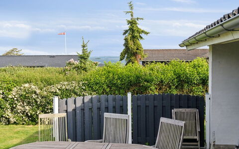 Gudrun - 250M from the Sea: Meubles, Design Intérieur, Sol, Sol, Plafond, Pièce, Chaise, Table, Appartement, Table Cuisine Et Salle A Manger