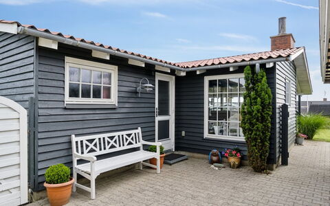 Diddi - 170M from the Sea: 