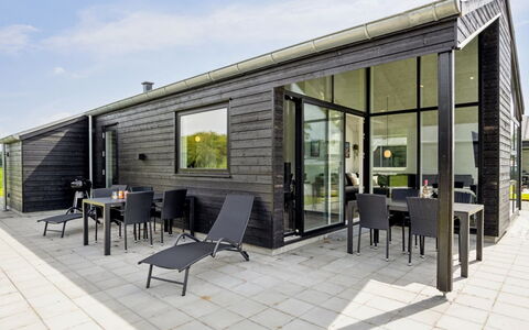 Henryk - 75M from the Sea: Bois, Toit, Architecture, Domicile, Maison, Chalet, Siding, Dur, Pente, Biens