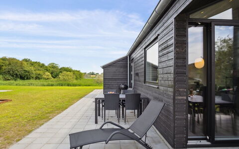 Henryk - 75M from the Sea: Bois, Toit, Architecture, Domicile, Maison, Chalet, Siding, Dur, Pente, Biens