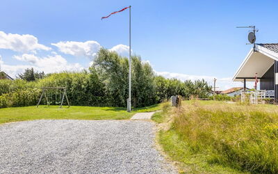 Hariet - 300M from the Sea