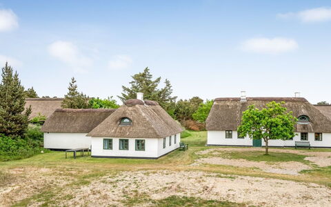 Wandrath - 2Km from the Sea: Maison, Toit, Domicile, Chalet, Cabanon, Batiments Jardin, Siding, Cour, Cabane En Rondins, Cabane