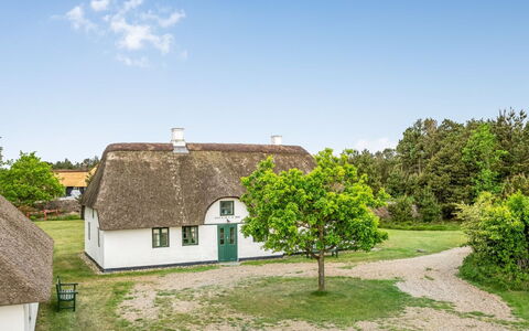 Wandrath - 2Km from the Sea: Maison, Toit, Domicile, Chalet, Cabanon, Batiments Jardin, Siding, Cour, Cabane En Rondins, Cabane