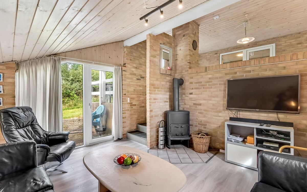 Dorithea - 1.3Km from the Sea