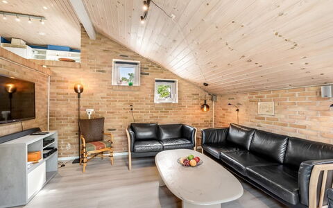 Dorithea - 1.3Km from the Sea: Meubles, Canapé, Bois, Design Intérieur, Plafond, Salon, Éclairage, Luminaire, Pièce