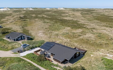 Aurore - 700M from the Sea: Herbe, Prairie, Paysage, Écorégion, Plaine, Communauté Des Plantes, Lot Terre, Mobilier De Jardin, Prairie, Formations Arbustives