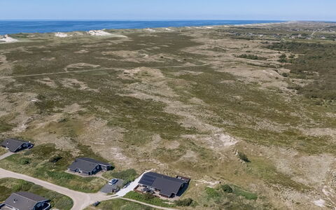 Aurore - 700M from the Sea: Herbe, Prairie, Paysage, Écorégion, Plaine, Communauté Des Plantes, Lot Terre, Mobilier De Jardin, Prairie, Formations Arbustives