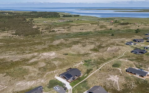Aurore - 700M from the Sea: Herbe, Prairie, Paysage, Écorégion, Plaine, Communauté Des Plantes, Lot Terre, Mobilier De Jardin, Prairie, Formations Arbustives