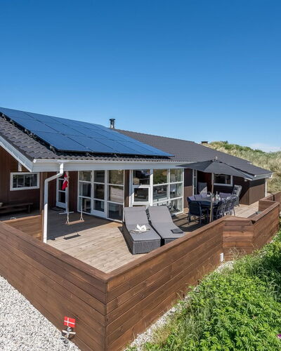 Aurore - 700M from the Sea