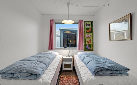 Mads - 400M from the Sea: Lit, Chambre, Literie, Drap De Lit, Sol, Design Intérieur, Sol, Meubles, Linge, Plafond