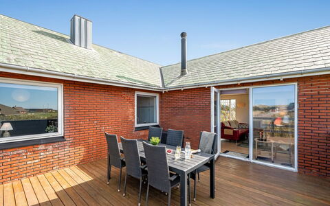 Hilppa - 400M from the Sea: Bois, Domicile, Porche, Plate-Forme, Dur, Toit, Tache De Bois, Parquet, Eco Hôtel