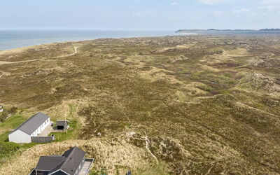Hughe - 200M from the Sea