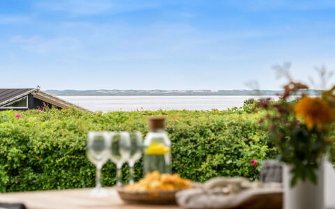 Gedda - from the Sea: Bleu, Arbuste, Chalet, Couverture De Sol, Jardin, Biens, Ombre, Aménagement Paysager, Ferme, Eco Hôtel