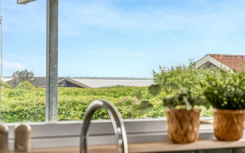 Gedda - from the Sea: Bleu, Arbuste, Chalet, Couverture De Sol, Jardin, Biens, Ombre, Aménagement Paysager, Ferme, Eco Hôtel