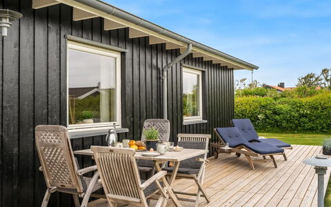 Gedda - from the Sea: Bleu, Arbuste, Chalet, Couverture De Sol, Jardin, Biens, Ombre, Aménagement Paysager, Ferme, Eco Hôtel
