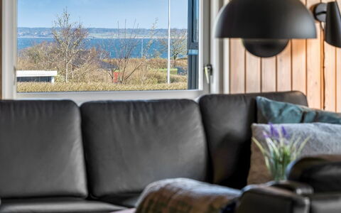 Ofrath - 350M to the Fjord: Meubles, Design Intérieur, Sol, Sol, Salon, Éclairage, Domicile, Parquet, Canapé, Plante D'Appartement