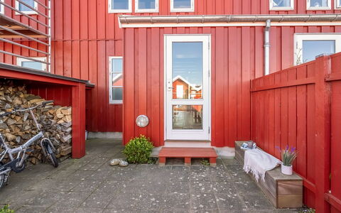 Ethly - 10M from the Sea: Toit, Domicile, Porte, Chalet, Ombre, Siding, Cour, Biens, Arrière-Cour