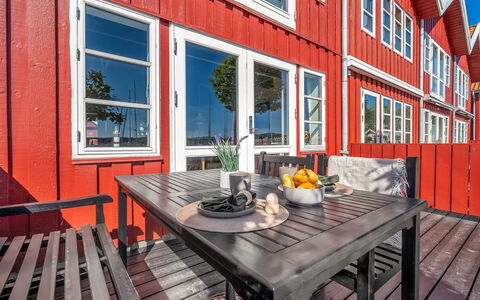Ethly - 10M from the Sea: Toit, Domicile, Porte, Chalet, Ombre, Siding, Cour, Biens, Arrière-Cour