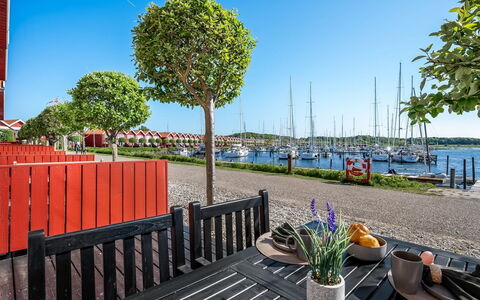 Ethly - 10M from the Sea: Toit, Domicile, Porte, Chalet, Ombre, Siding, Cour, Biens, Arrière-Cour
