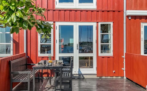 Ethly - 10M from the Sea: Toit, Domicile, Porte, Chalet, Ombre, Siding, Cour, Biens, Arrière-Cour